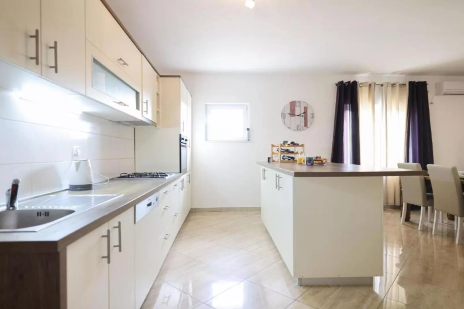 Villa Maja - Three bedroom villa with pool-Küche