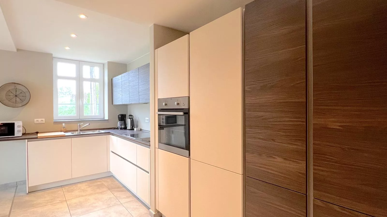 T Bakhuys-Kitchen