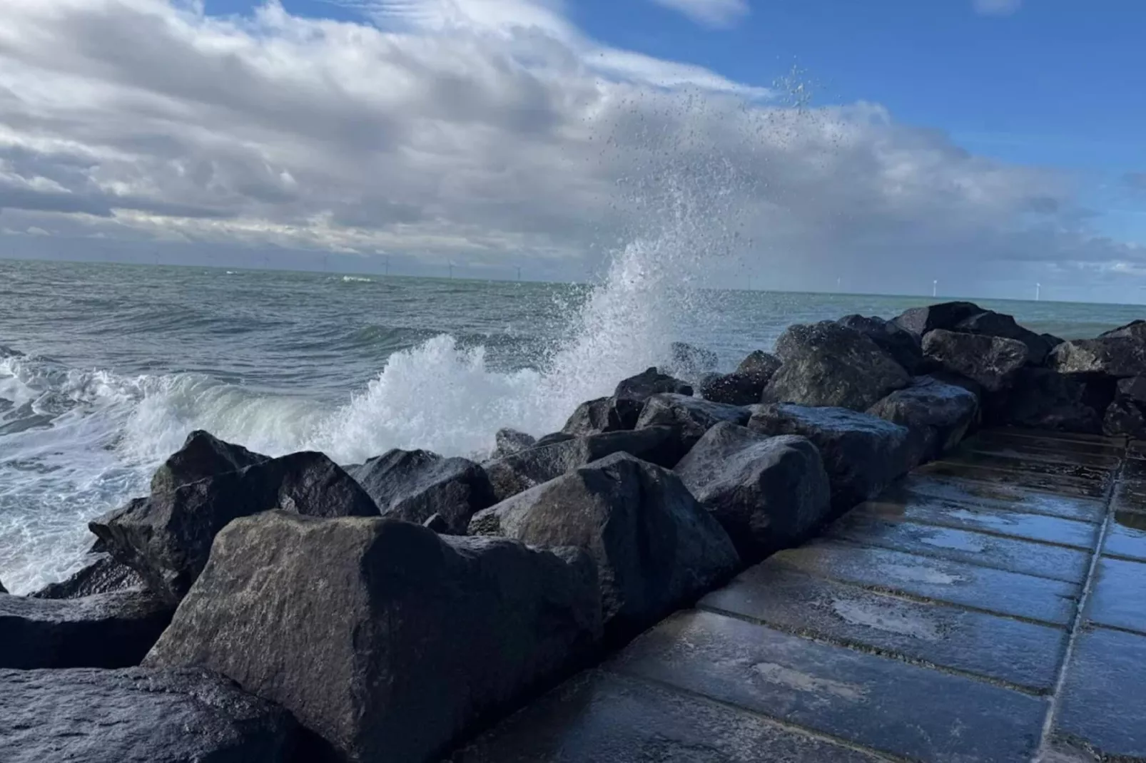 Strandurlaub mit Schaukel-Wasserblick