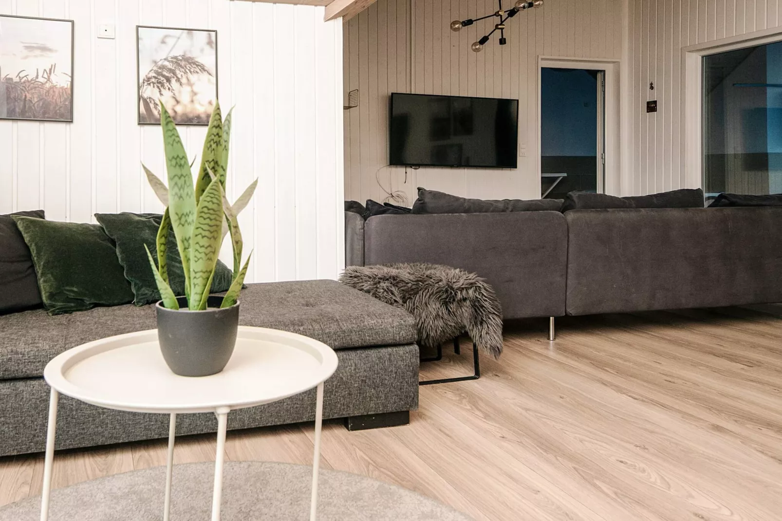 Luxury Retreat with Pool - By Traum Ferienwohnungen-Indoor