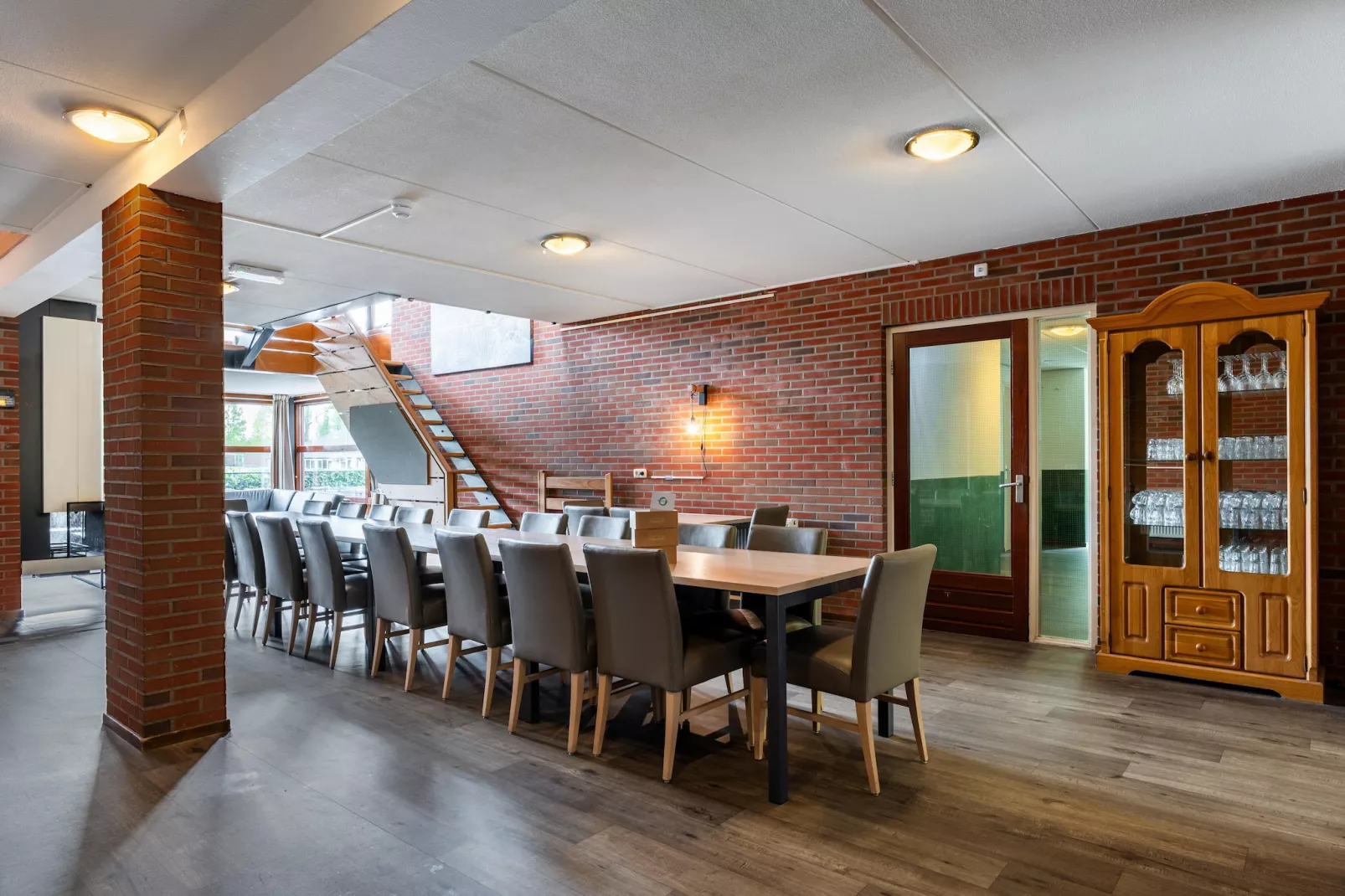 Hunzepark 10-Dining room