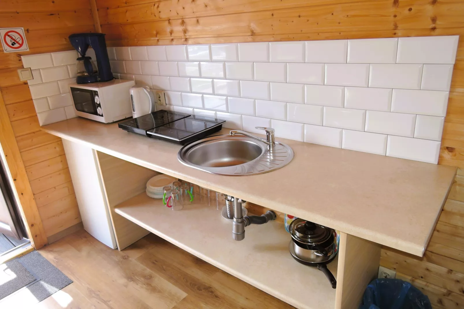 Domy wakacyjne w Międzyzdrojach z podgrzewanym basenem-Küche