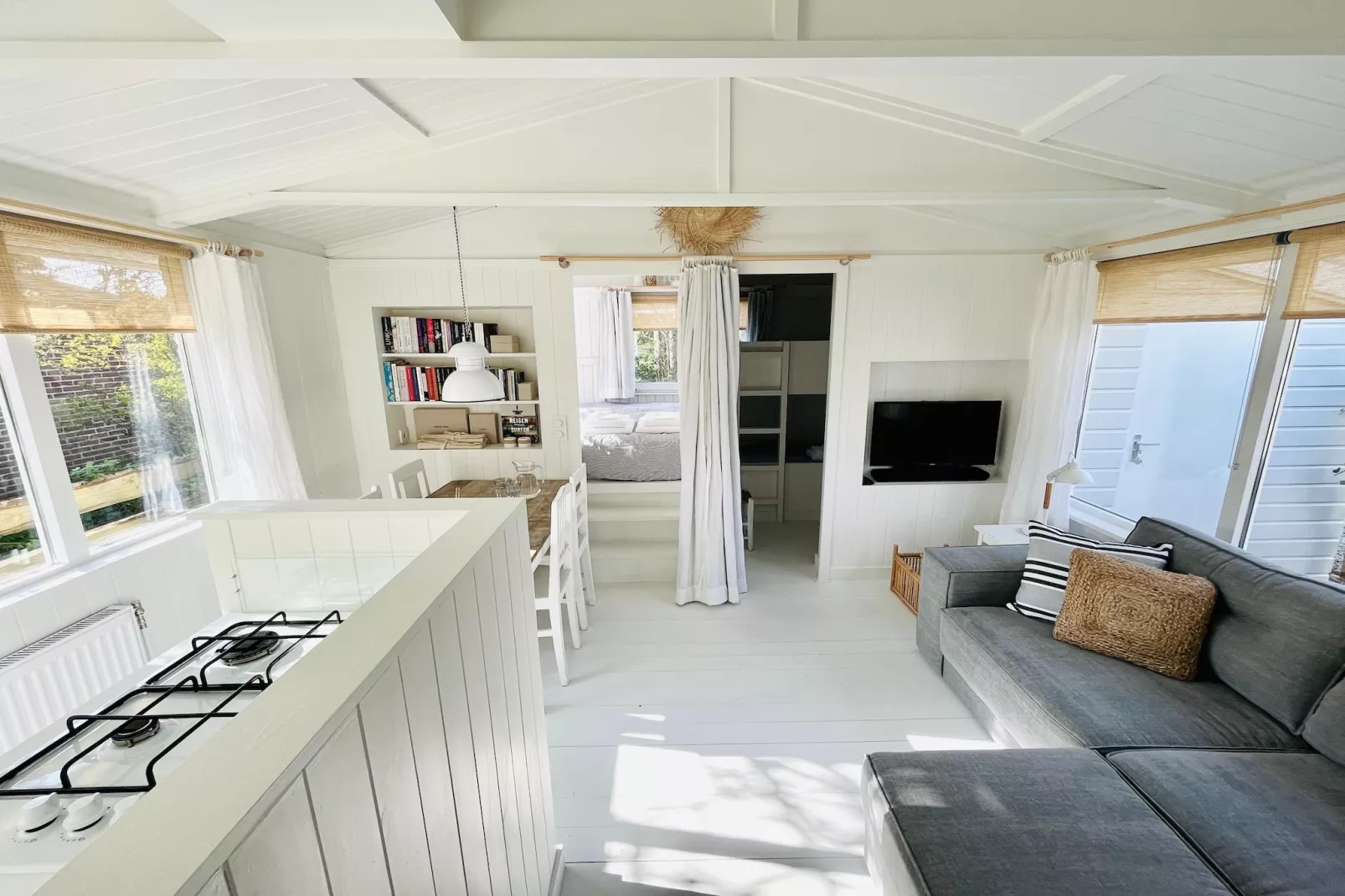 INFINITY-Living room