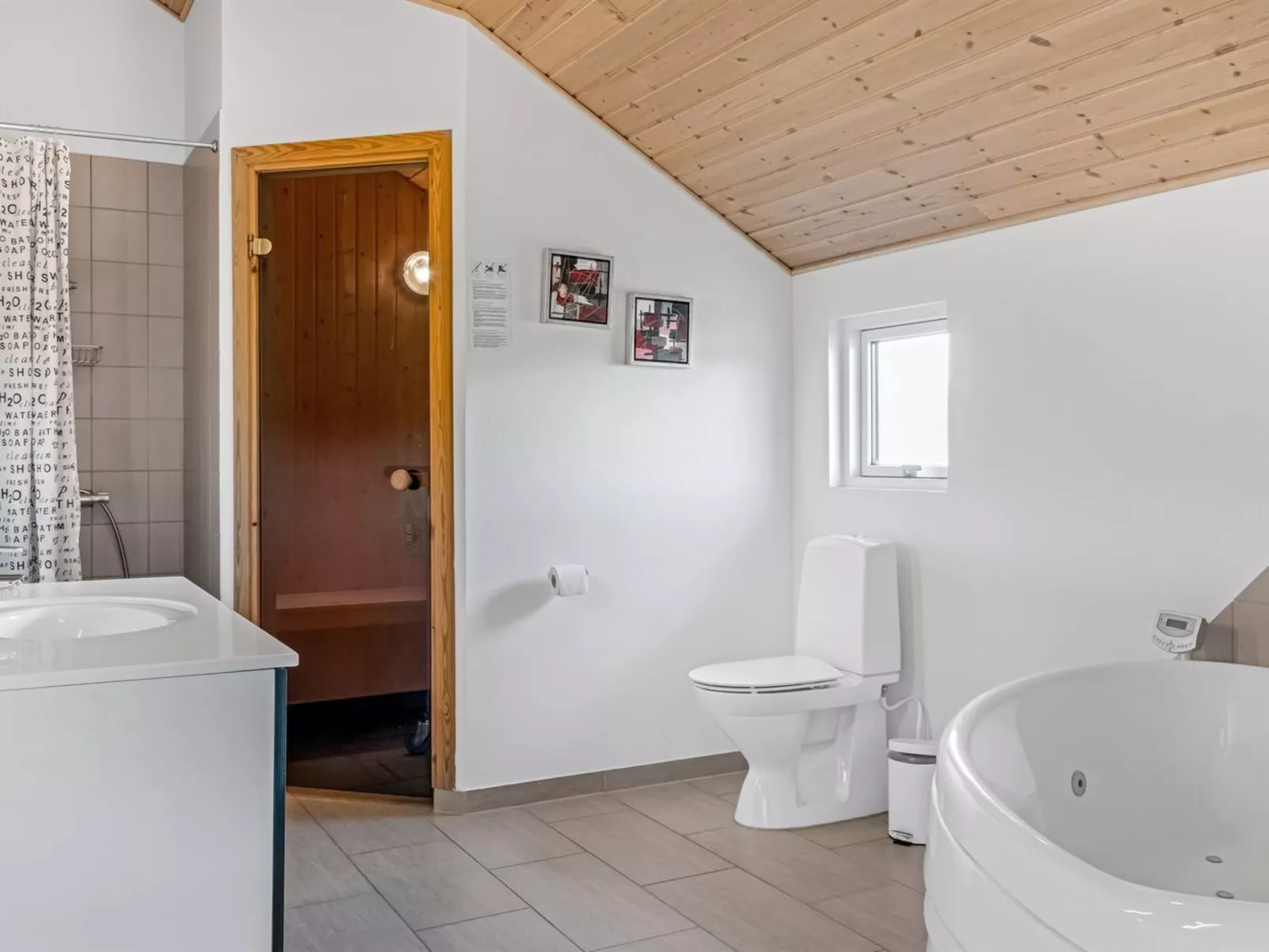 "Krum" - 4.5km from the sea-Dedans