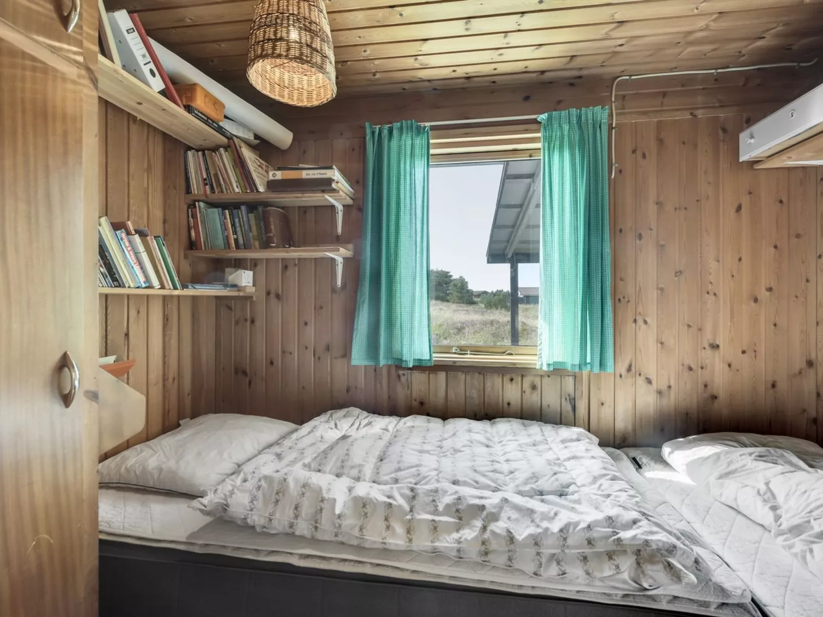 "Vamika" - 400m to the fjord-Dedans