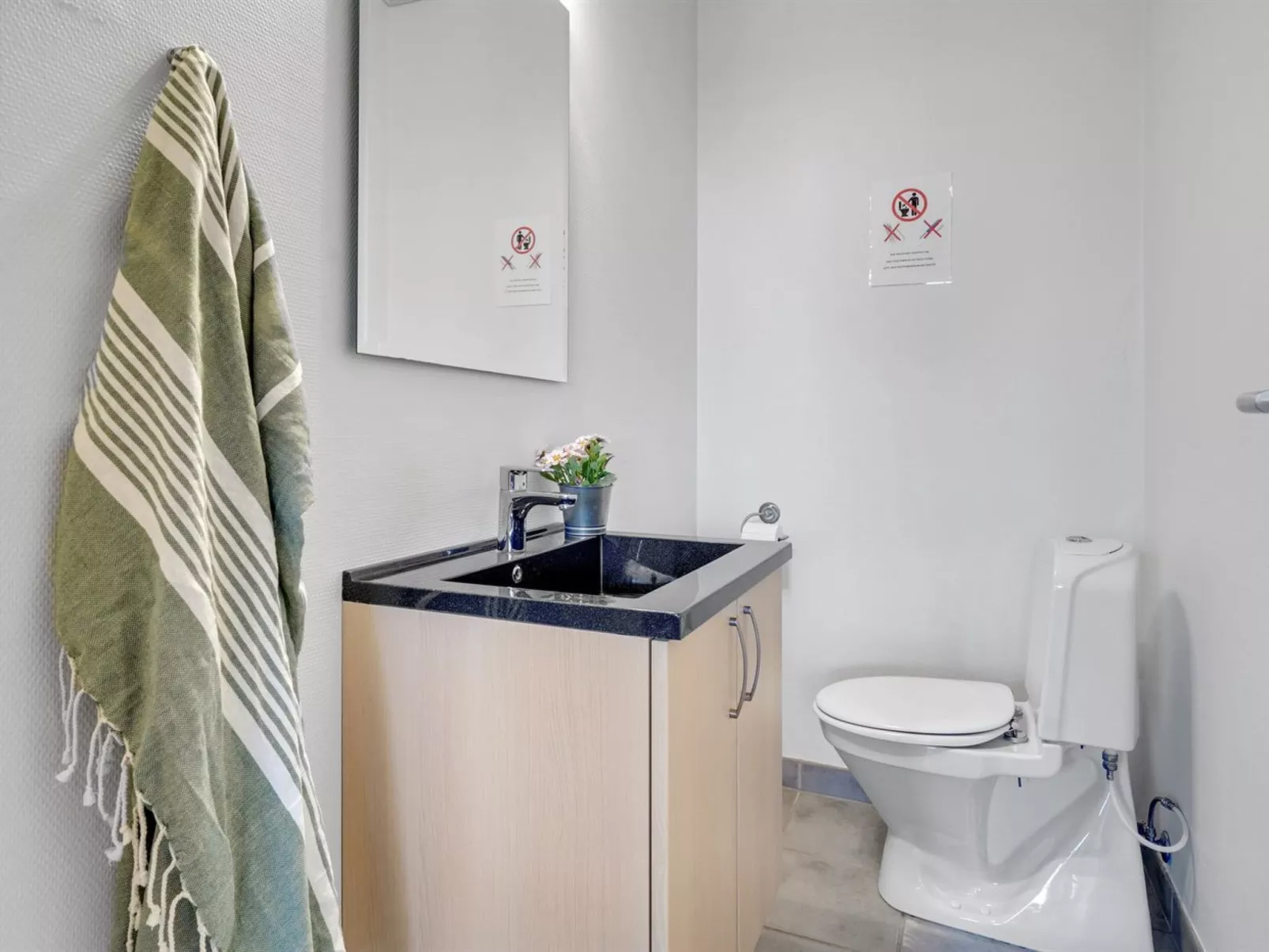 "Awenita" - 50m to the fjord-Inside