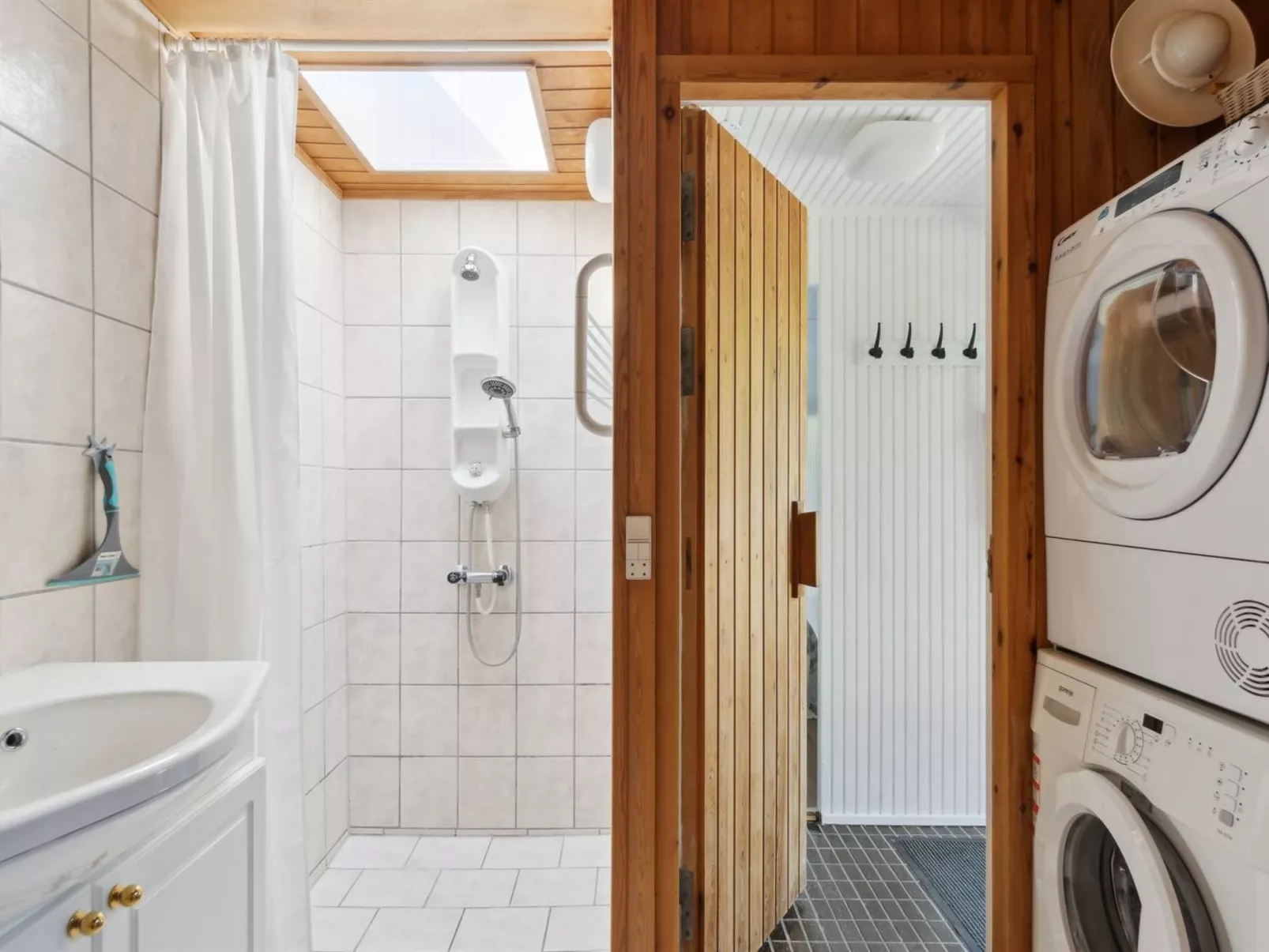 "Anssi" - 300m from the sea-Drinnen