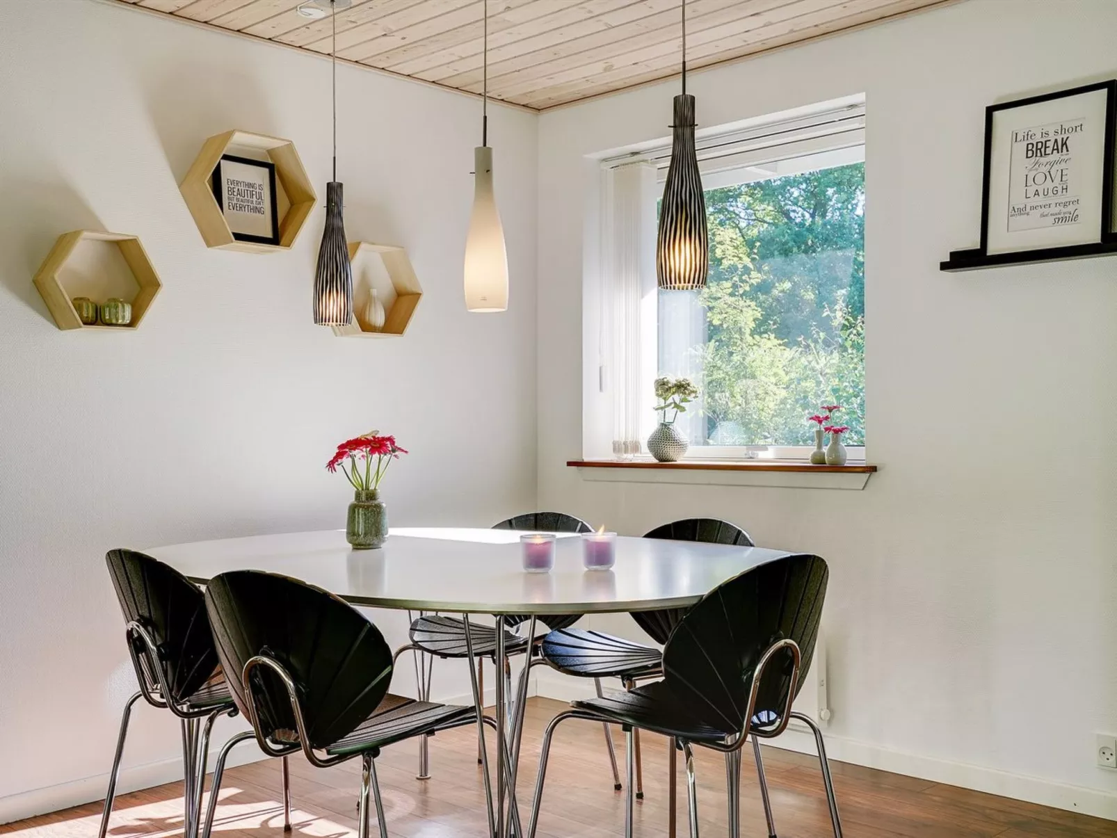 "Epke" - 250m from the sea-Inside