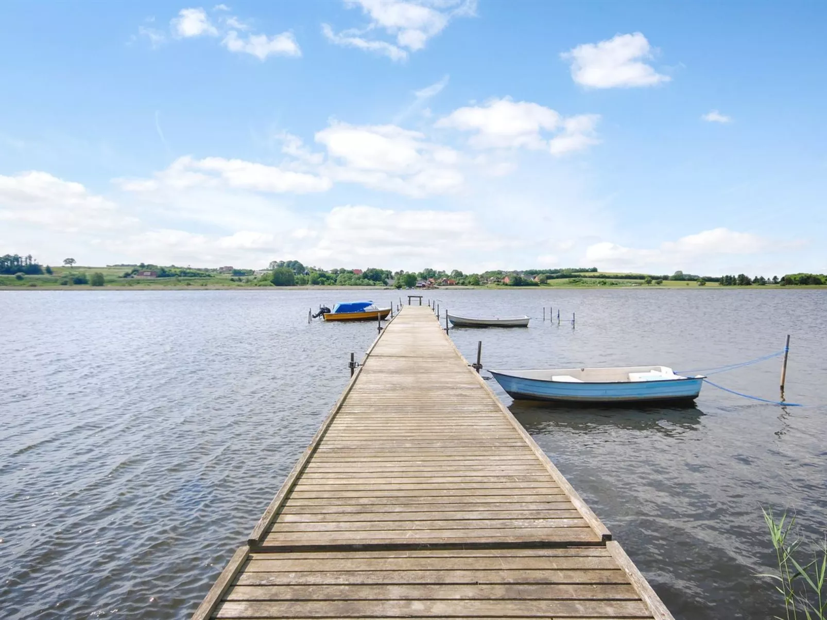 "Annabeth" - 300m to the fjord-Outside