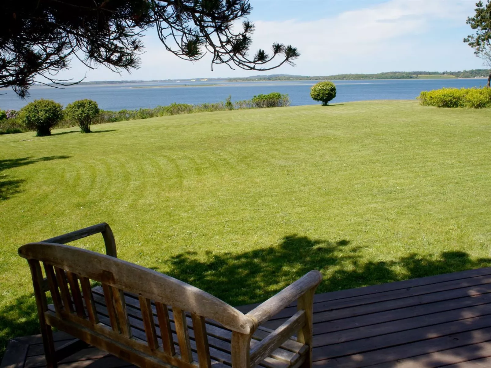 "Iadrik" - 85m to the fjord-Draußen