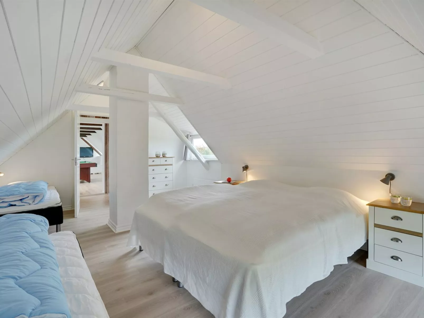 "Ailke" - 2km to the fjord-Inside