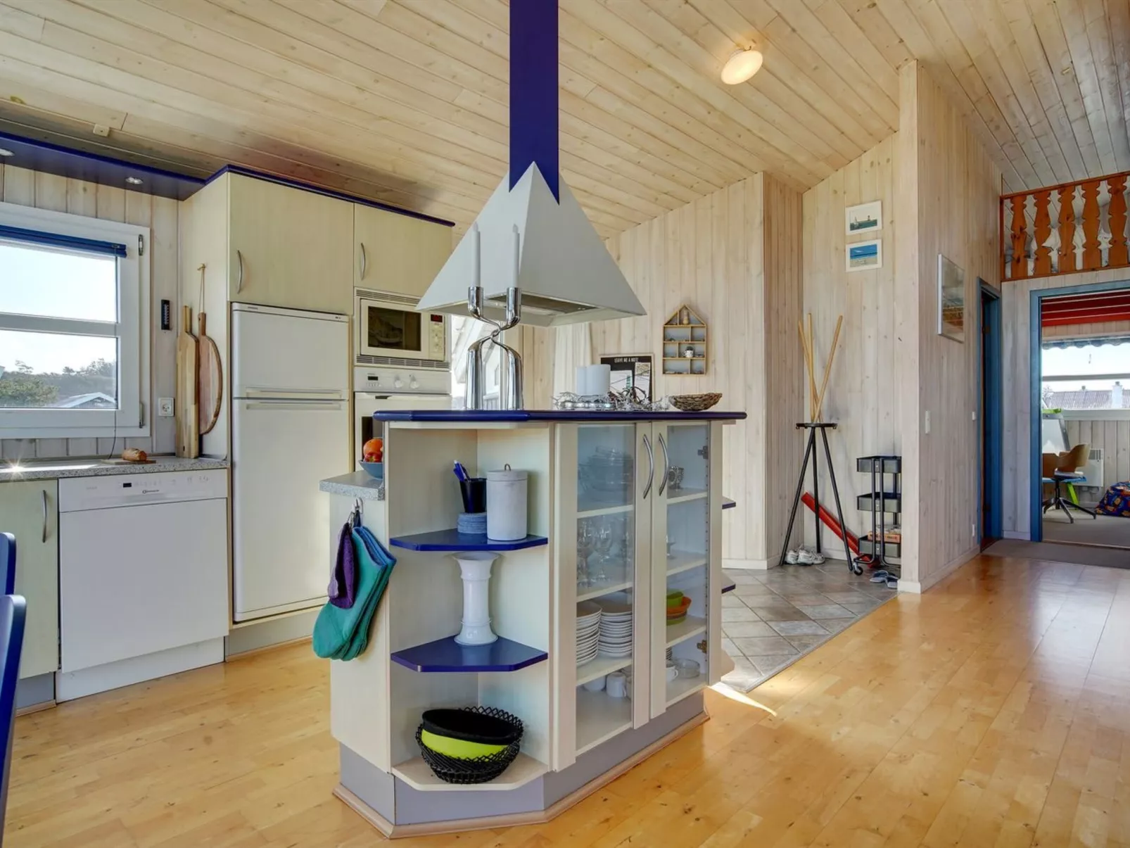 "Zafirka" - 364m from the sea-Inside