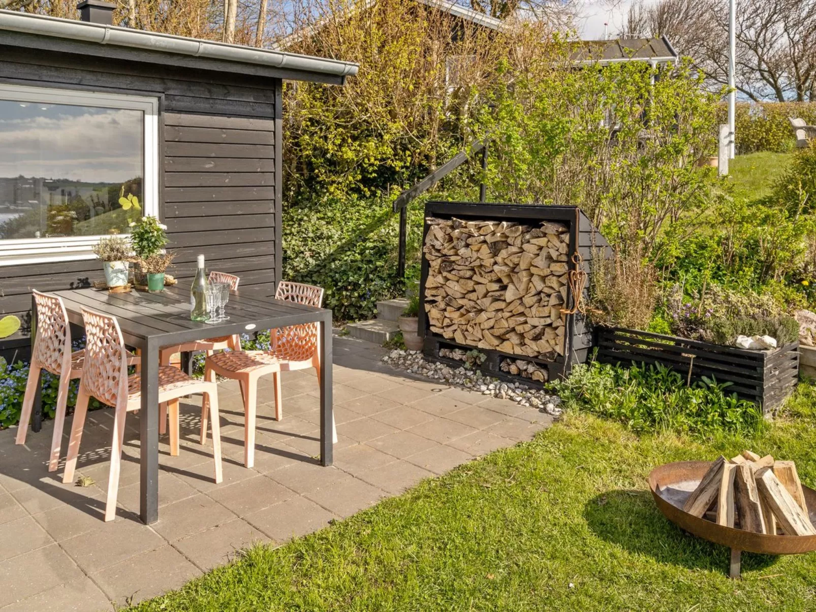 "Nielsen" - 30m to the fjord-Draußen