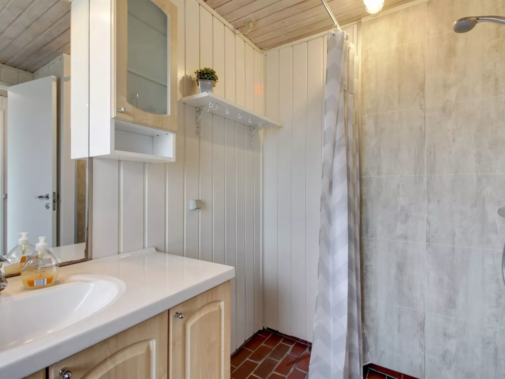 "Aase" -  from the sea-Dedans