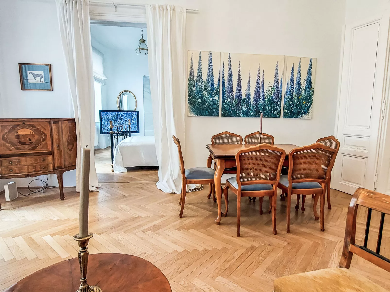 Sobieskiplatz-Drinnen