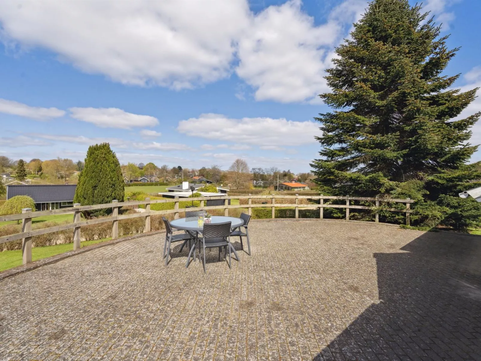 "Petrus" - 750m from the sea-Outside