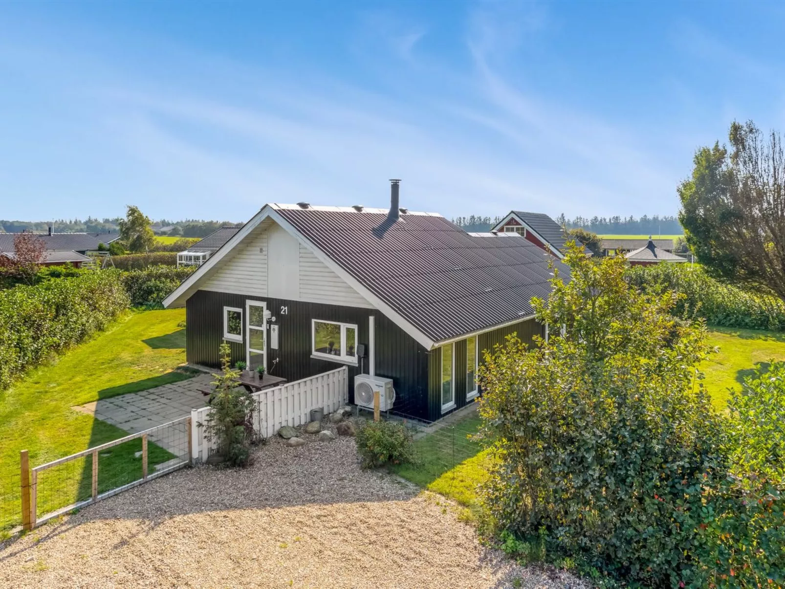 "Gudmundine" - 350m to the fjord-Outside