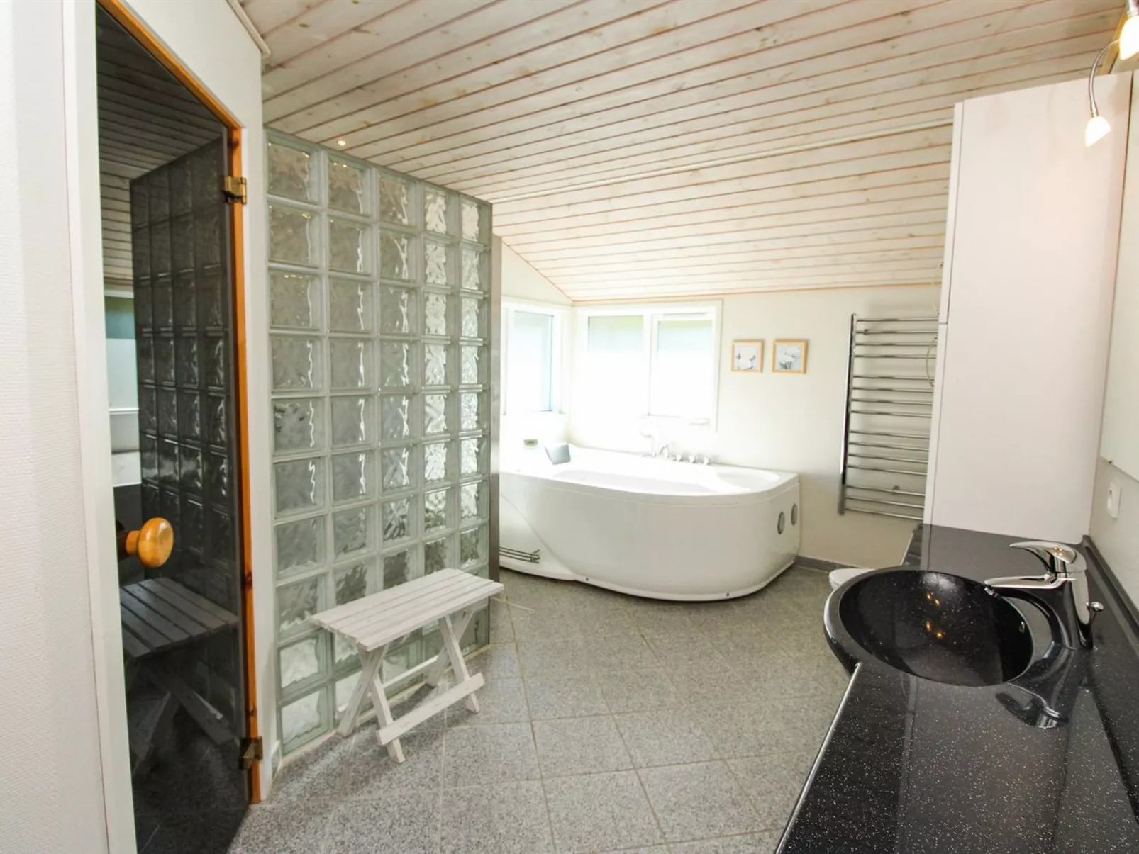 "Beeke" - 1.4km from the sea-Drinnen