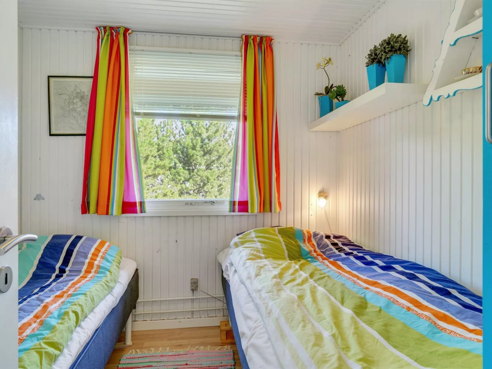 "Dorith" - 100m from the sea-Dedans