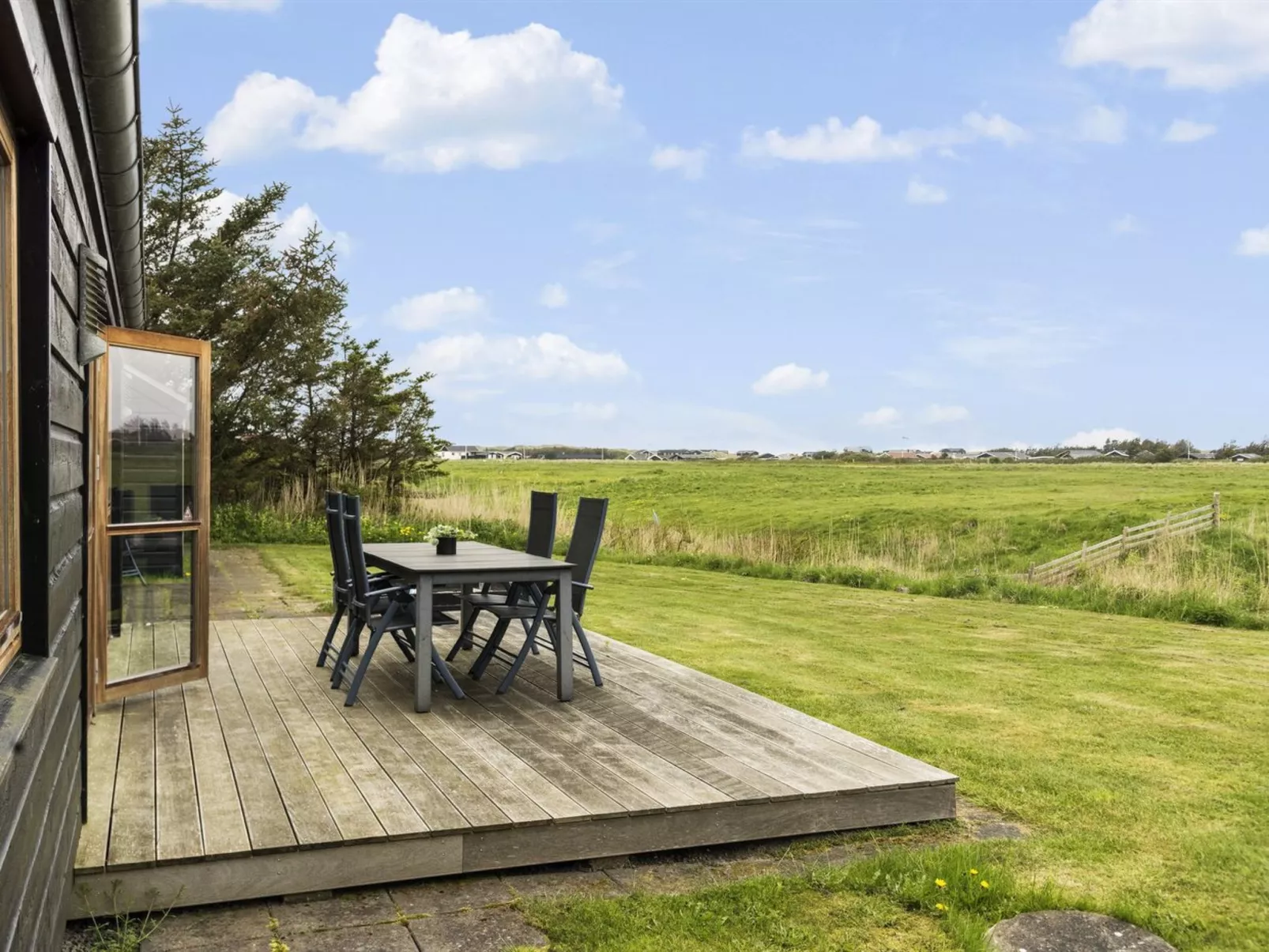 "Ilmatar" - 650m from the sea-Outside