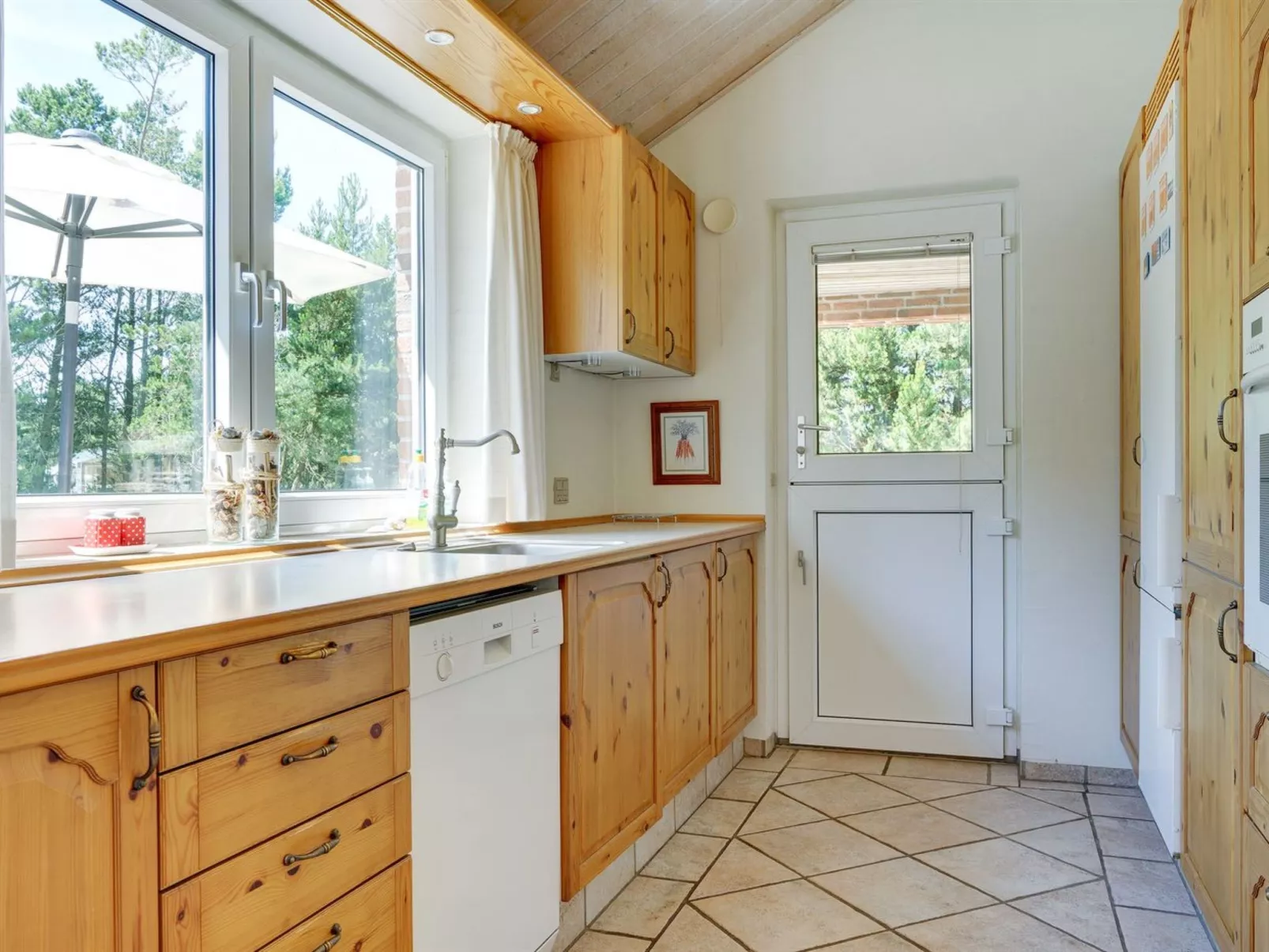 "Arletty" - 1km from the sea-Inside