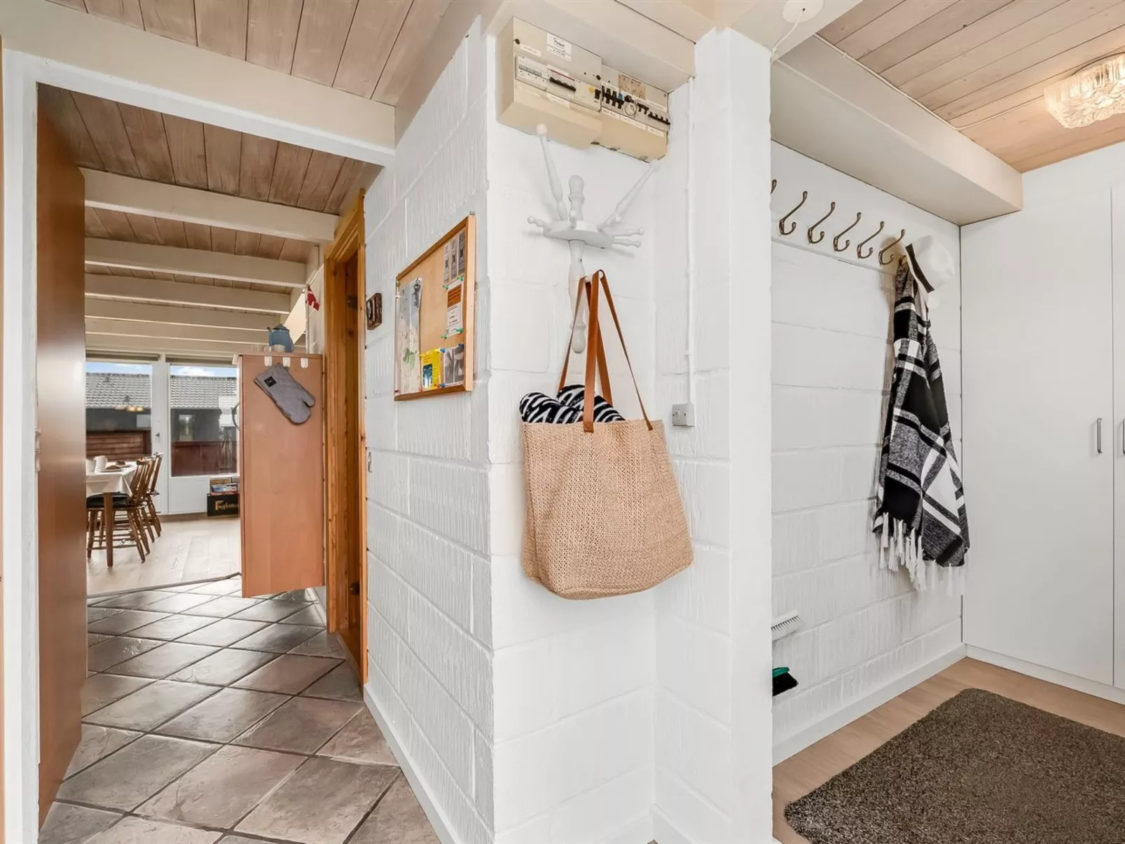 "Eringisl" - 50m from the sea-Drinnen