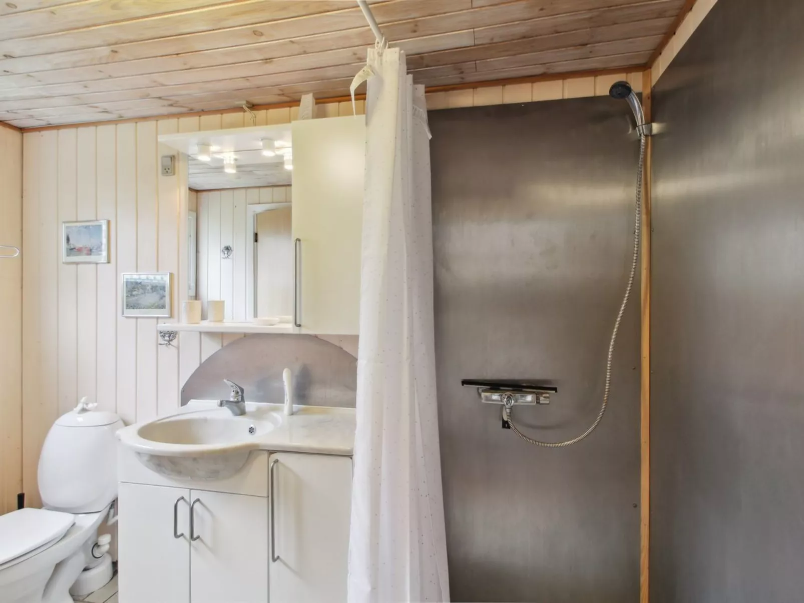 "Iris" - 300m from the sea-Dedans