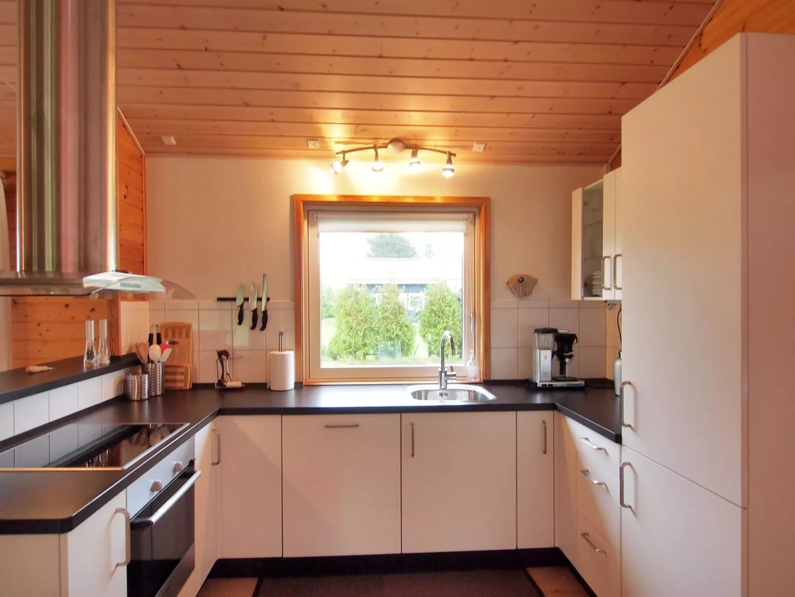 "Karanfilka" - 900m from the sea-Drinnen