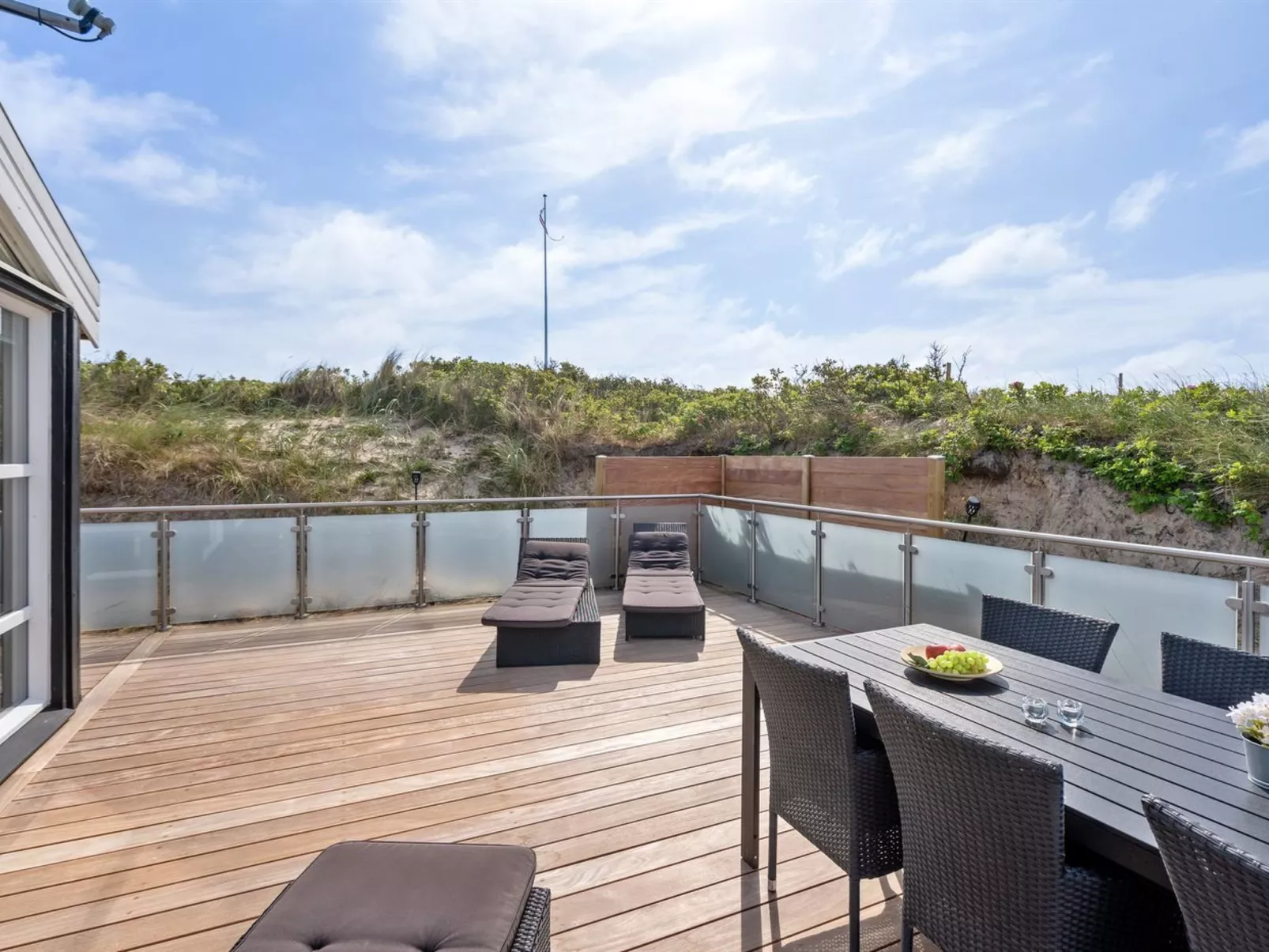 "Swerting" - 230m from the sea-Draußen