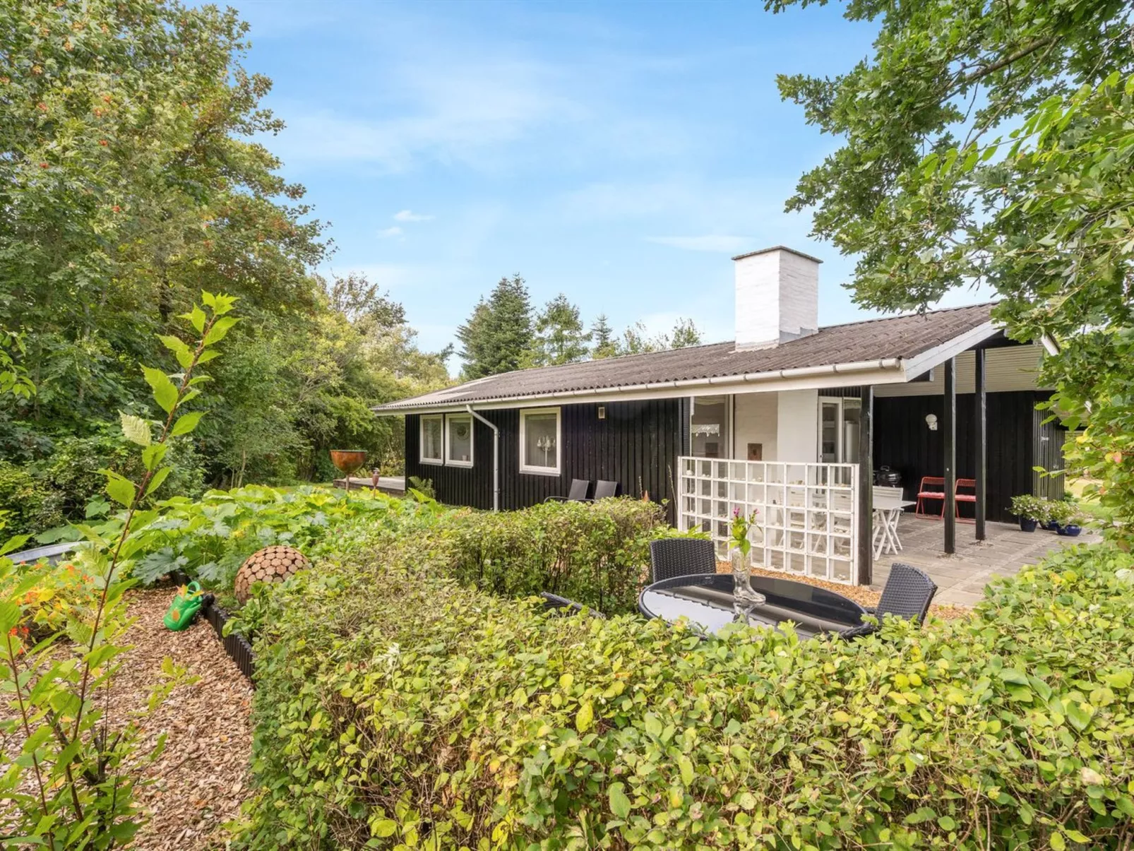 "Suoma" - 400m to the fjord-Outside