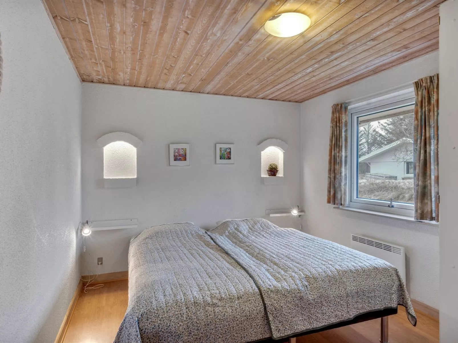 "Vicktoria" - 500m to the fjord-Inside