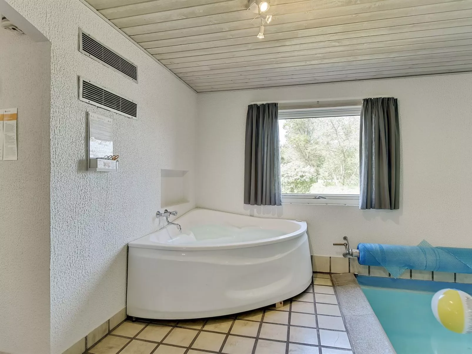 "Ameline" - 500m to the fjord-Drinnen