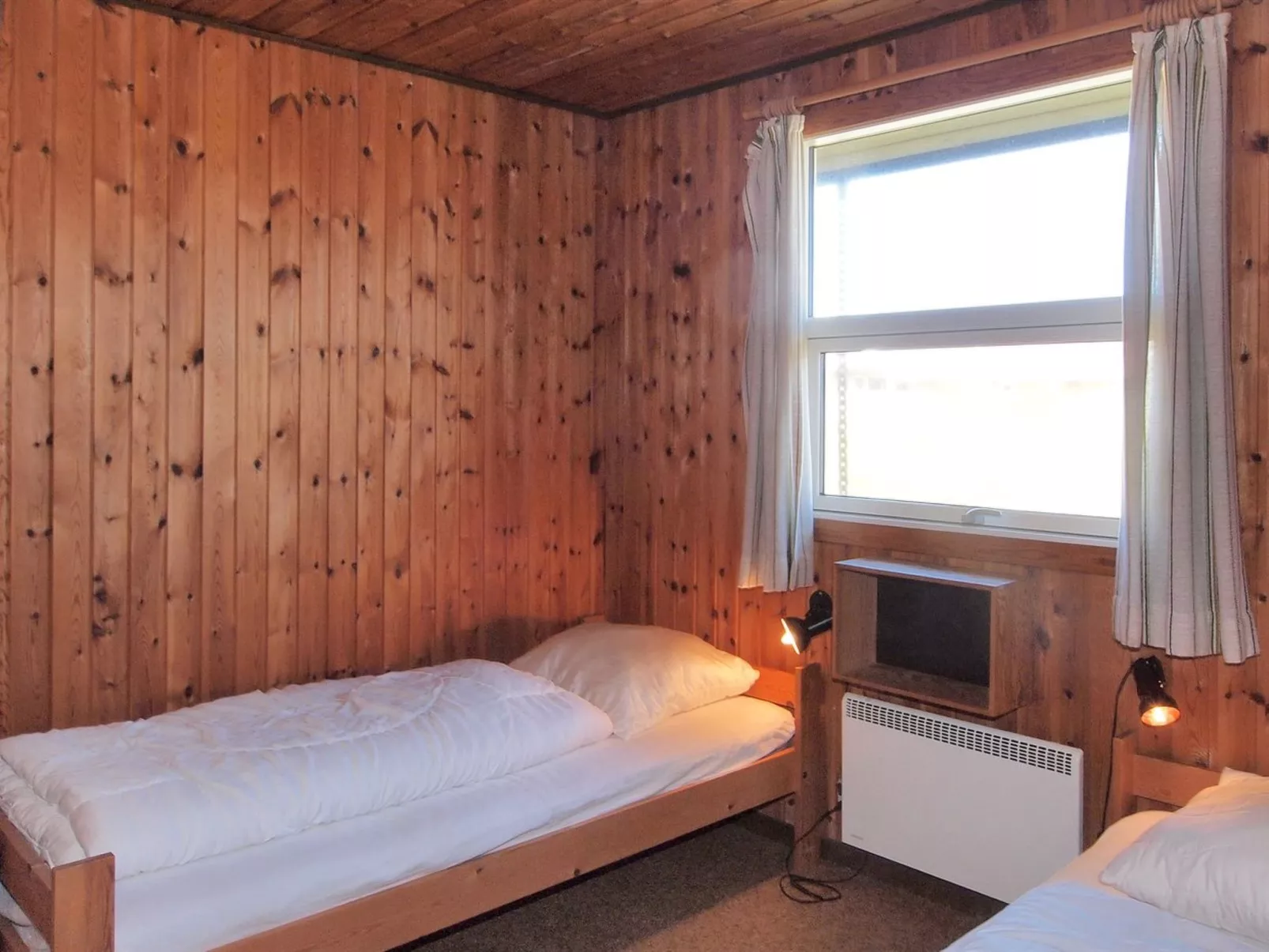 "Rami" -  from the sea-Drinnen