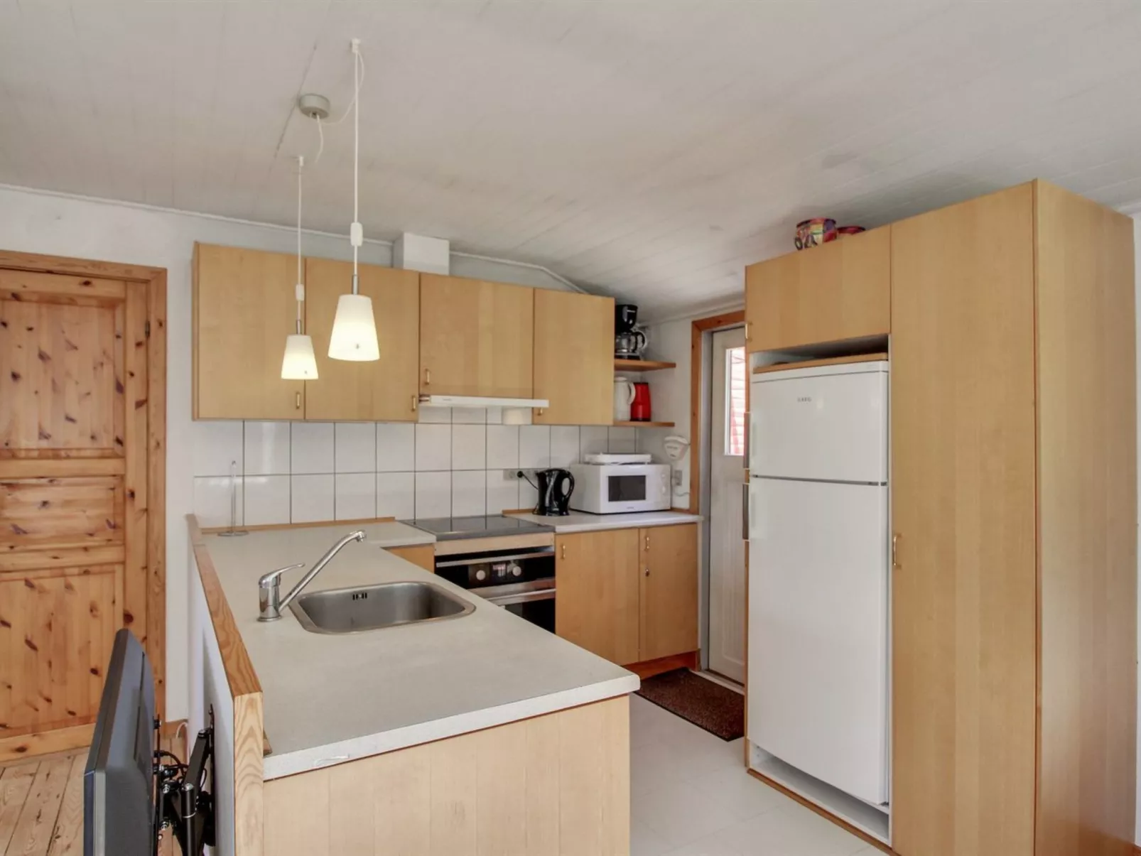 "Ahti" - 900m from the sea-Inside