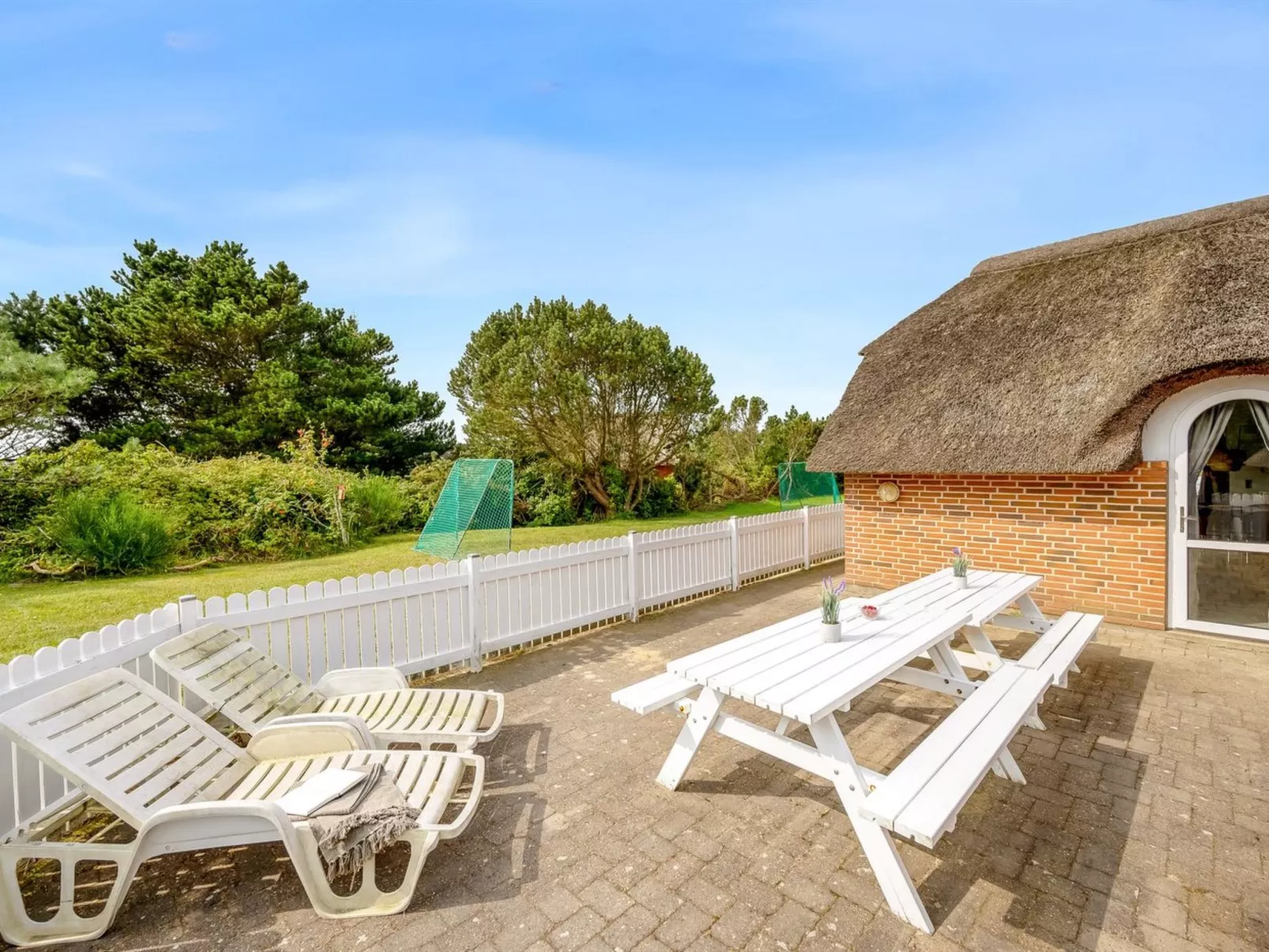 "Severine" -  from the sea-Dehors