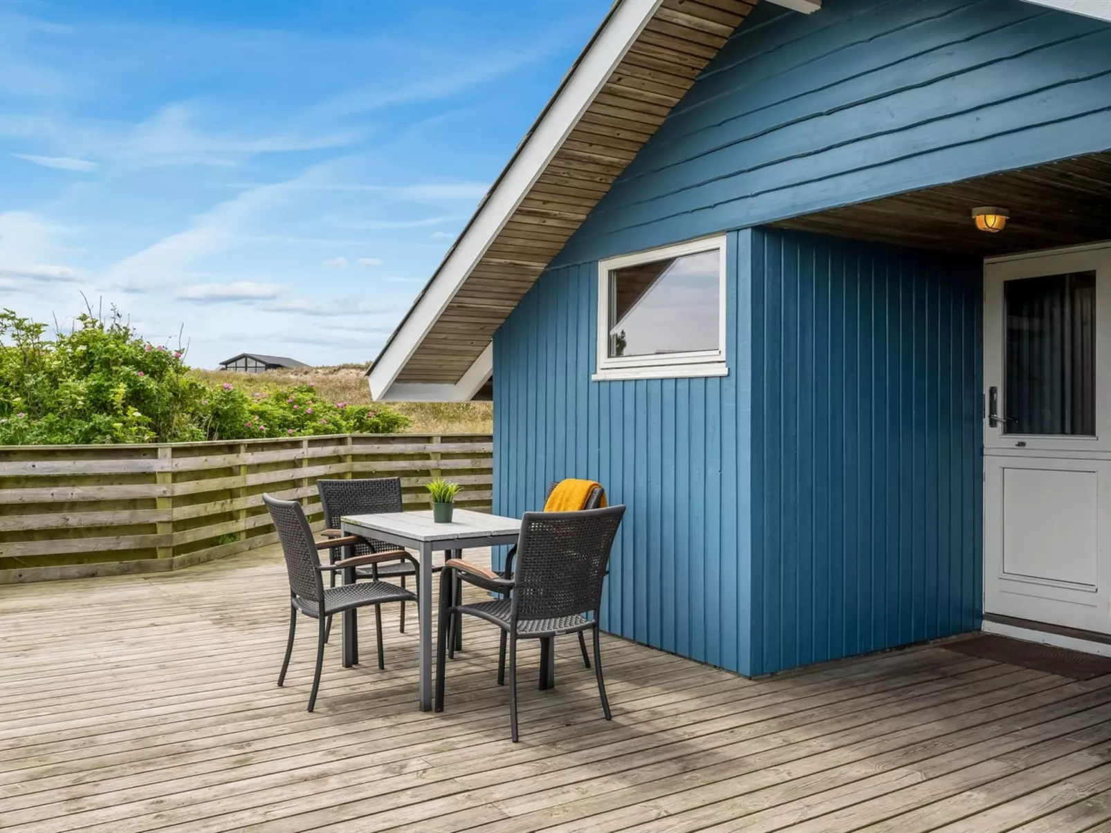 "Valia" - 400m to the fjord-Outside