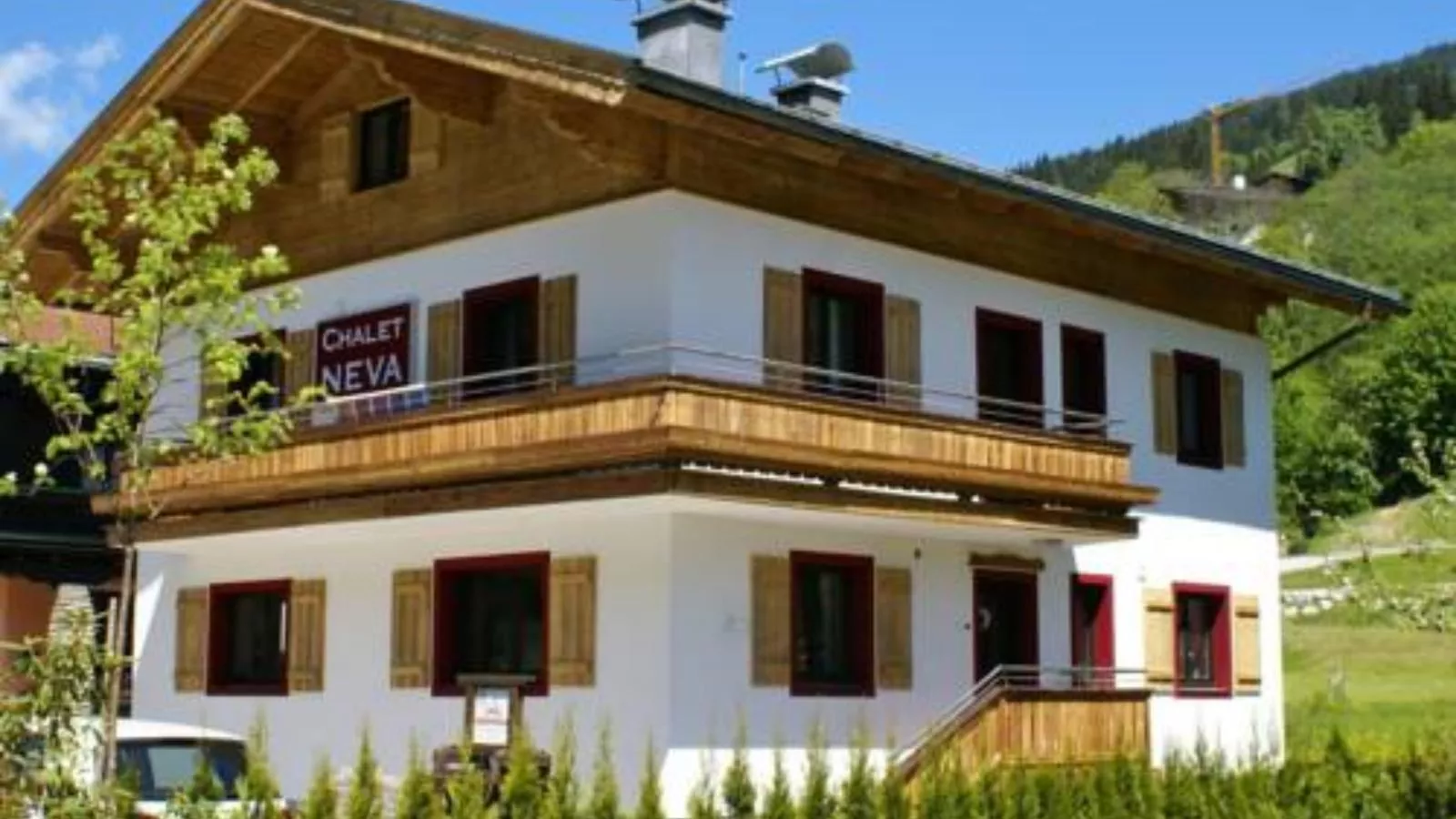 Neva Saalbach-Exterior summer