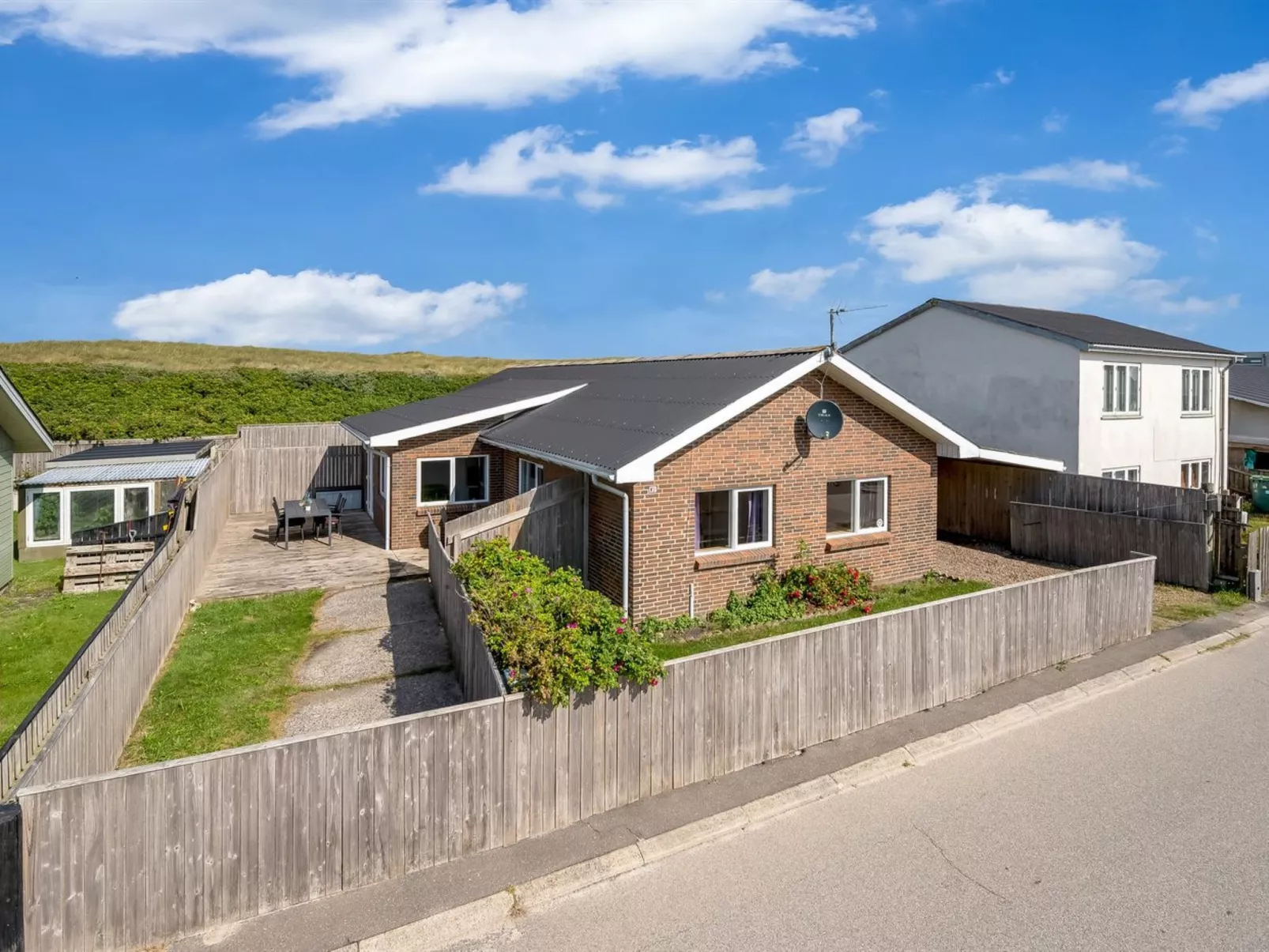 "Heming" - 100m from the sea-Outside