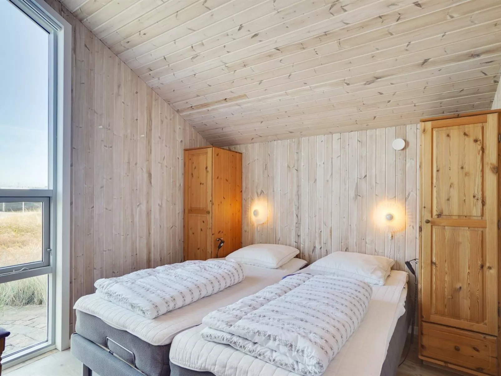 "Øde" - 350m from the sea-Inside