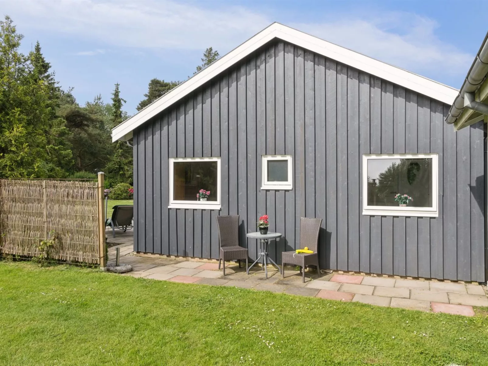 "Locan" - 1.2km from the sea-Outside