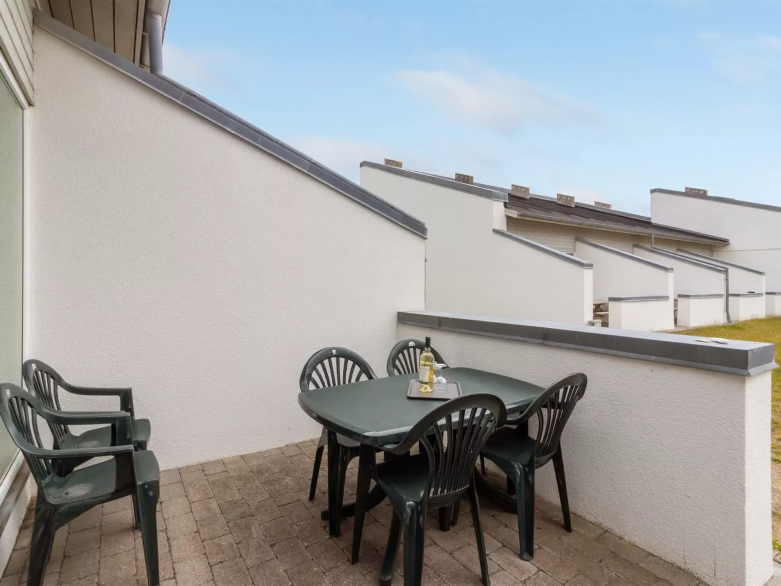 "Laris" - 150m from the sea-Draußen