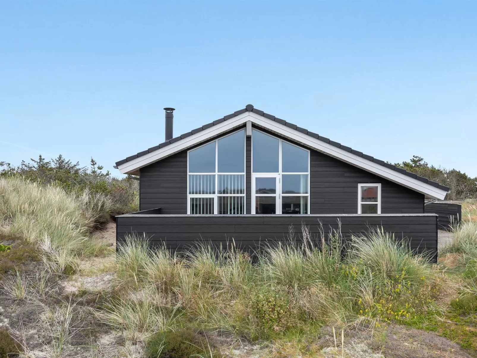 "Mavis" - 800m from the sea-Outside