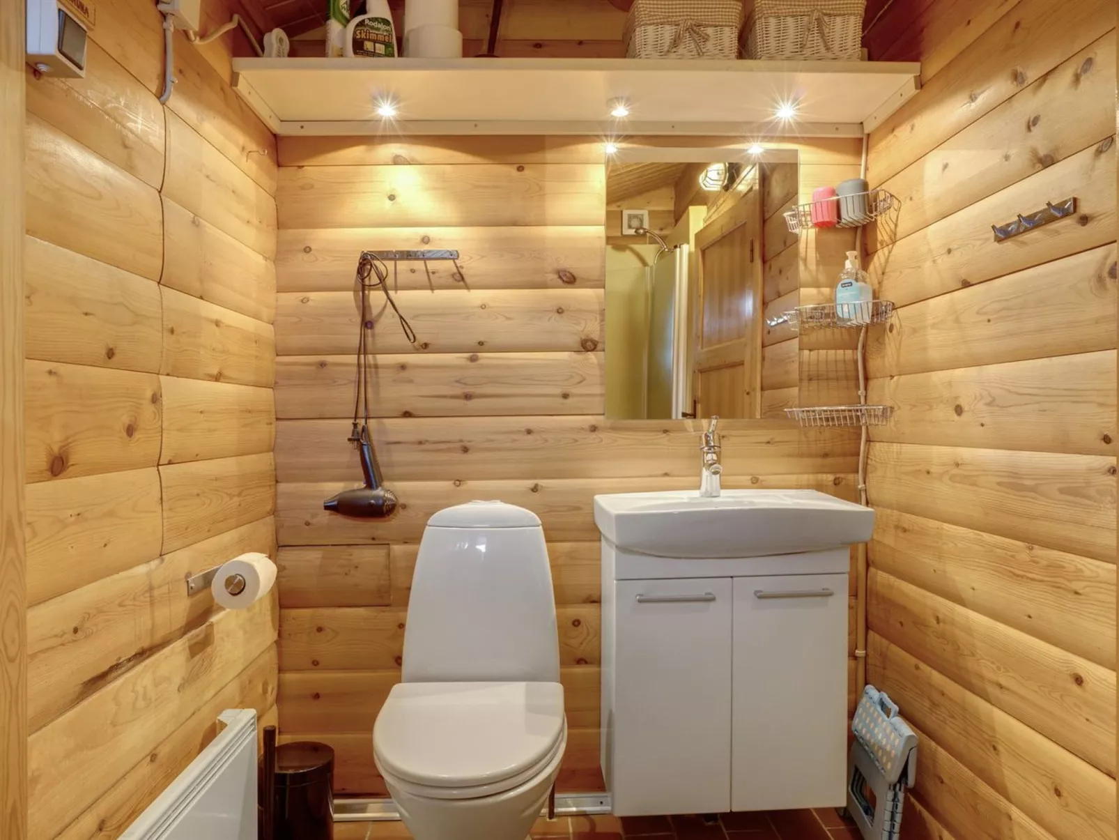 "Thrym" - 900m from the sea-Inside