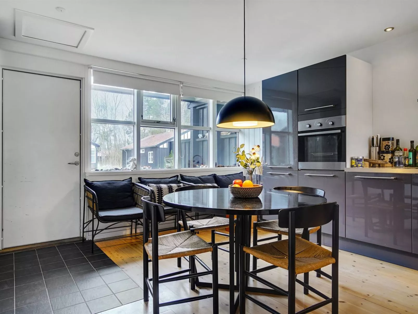 "Elfride" - 200m from the sea-Inside