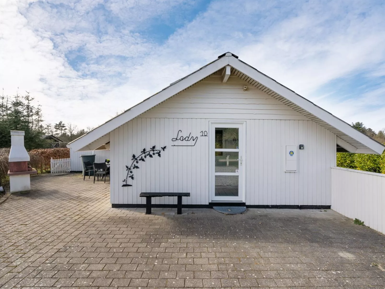 "Edvardsine" - 12km from the sea-Outside