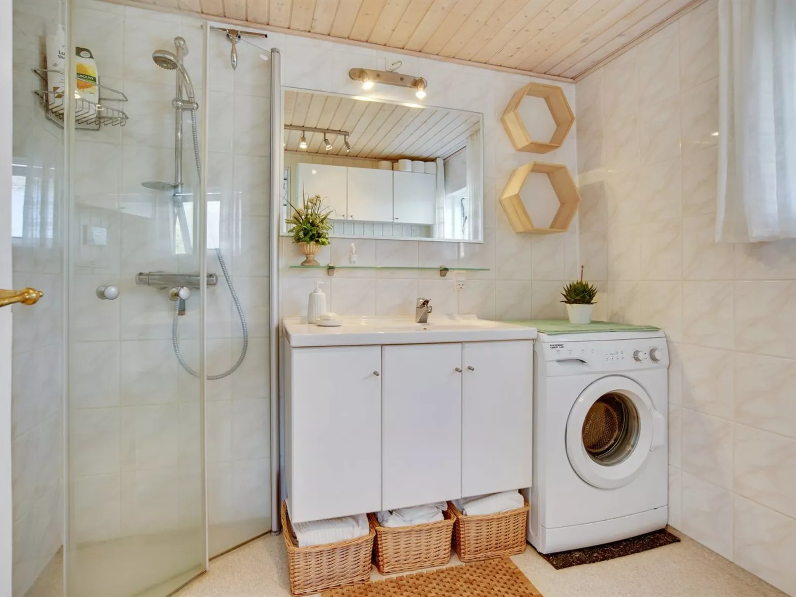 "Ecaterina" - 100m from the sea-Dedans