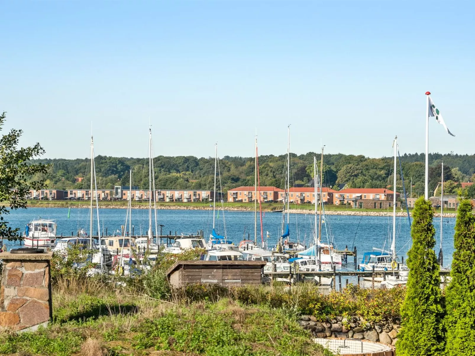 "Tamia" - 100m to the fjord-Outside