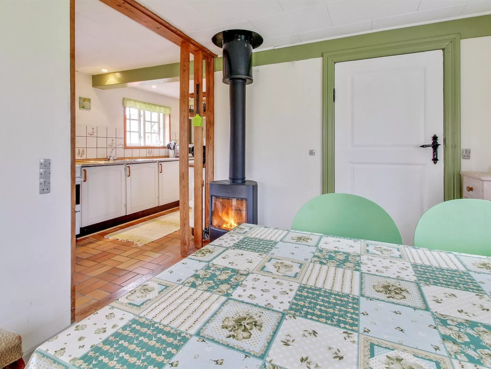 "Eduard" - 4.3km from the sea-Drinnen