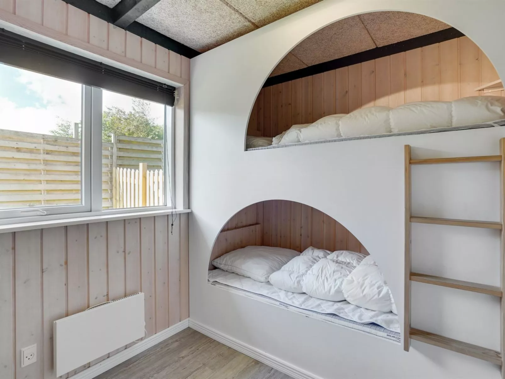 "Dagne" - 400m to the fjord-Dedans