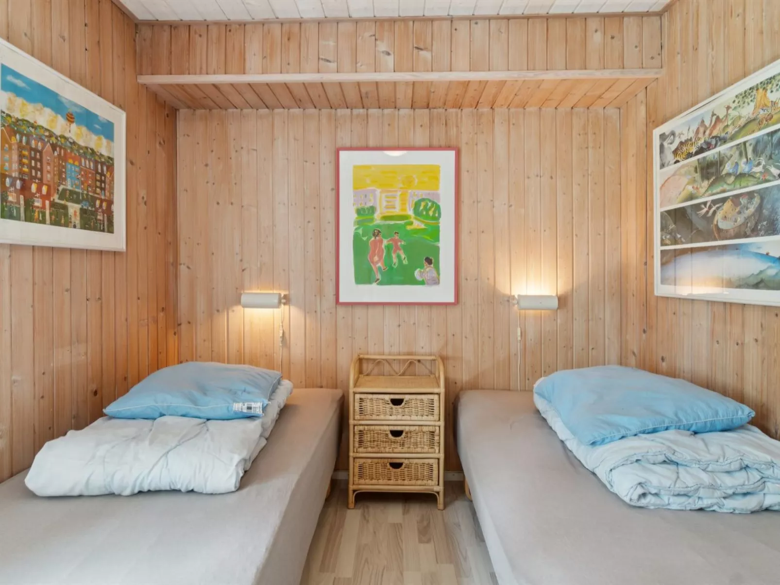 "Tom" - 125m from the sea-Inside